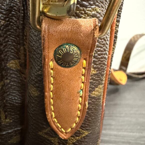 8911 LOUIS VUITTON Monogram Amazone MM Crossbody - Picture 16 of 16